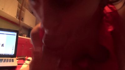 淫乱女子高生が兄のチンポをしゃぶりまくる